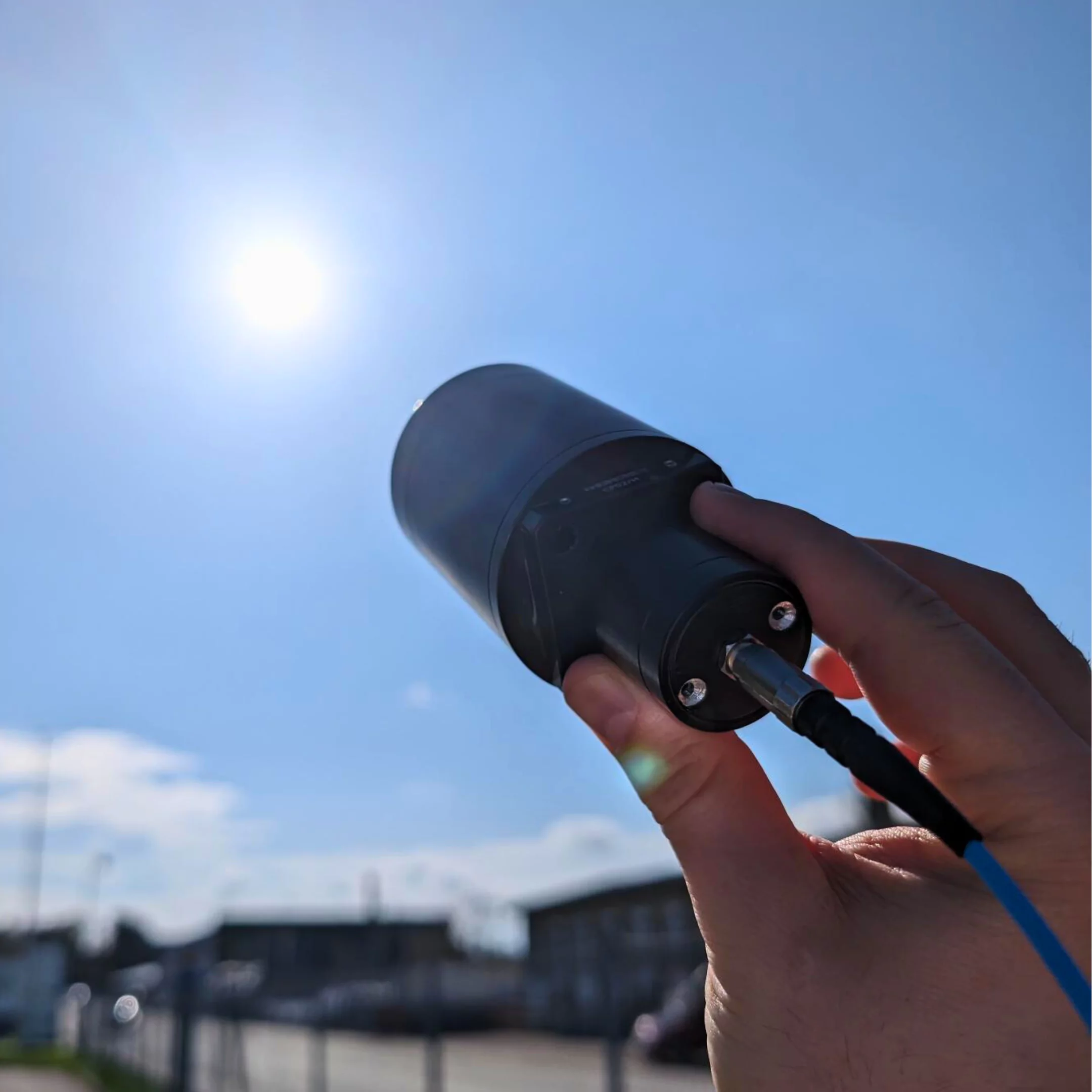 Measure light-emitting sources at a great distance easily with NLIRs MIDWAVE Spectrometer