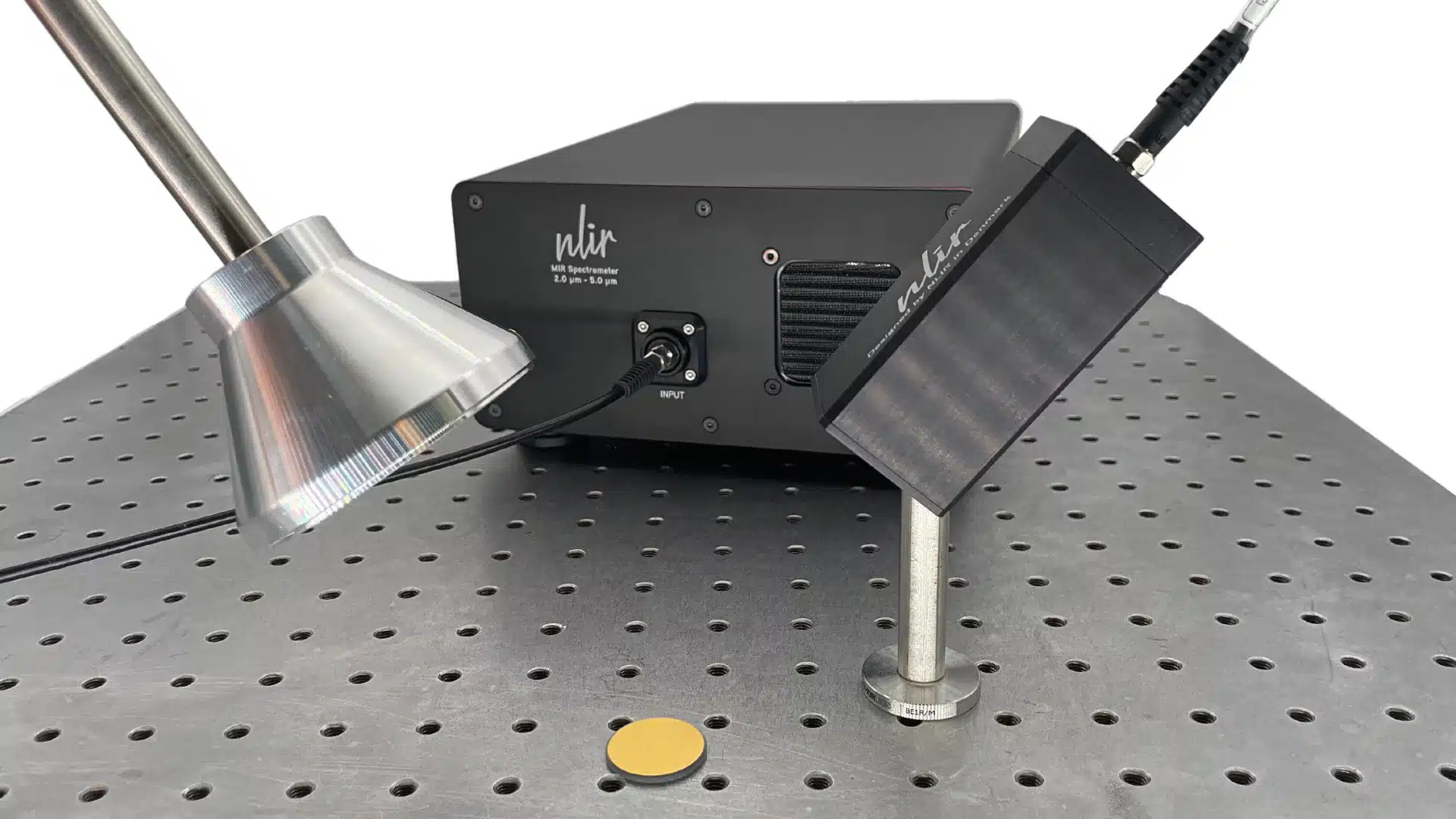 NLIR SAMPLER Accessory collecting light from a diffuse gold sample